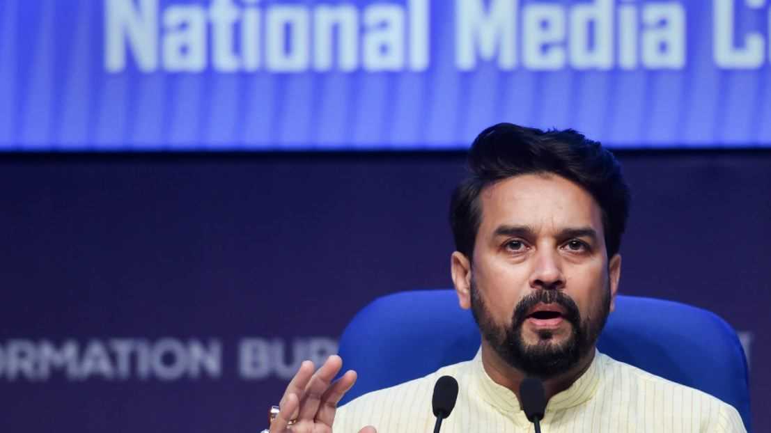 भारत के खिलाफ झूठ फैलाने के मामले में 10 भारतीय, छह पाकिस्तानी यूट्यूब चैनलों पर रोक